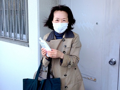 福岡市東区のお客様よりお母様が ご入院されるためお家丸ごと片づけ (2回目)のご依頼です。  前回の片付け作業終了後に ご依頼いただいておりました  残りの1部屋の片付け 作業を行ってきました。  ほとんどの物は、 お客様のほうで整理されており  今回は軽トラパックでの作業で、 お家の中の片付けは 完了いたしました。  風が強く、寒い中で、 今回も写真撮影の ご協力ありがとうございました。    ご両親がご入院される際や、 老人ホームへご入居される際に  お家(実家)の片付けを ご相談される方々は とても多くなっています。  特に、遠方に住んでおられる お子様からのご相談・ご依頼は 増えております。  些細なことでも構いませんので、 ご遠慮なくご相談ください。   【便利屋】暮らしなんでもお助け隊 福岡茶山店では、  部屋の整理・片づけから、 お庭の整理・片付けのお手伝い、 倉庫の中の整理や片付けなど  歯ブラシから大型家具まで お家一軒丸ごと・何でも片付け ております。  「こんな片付けもできる？」って お気軽にお問い合わせください。
